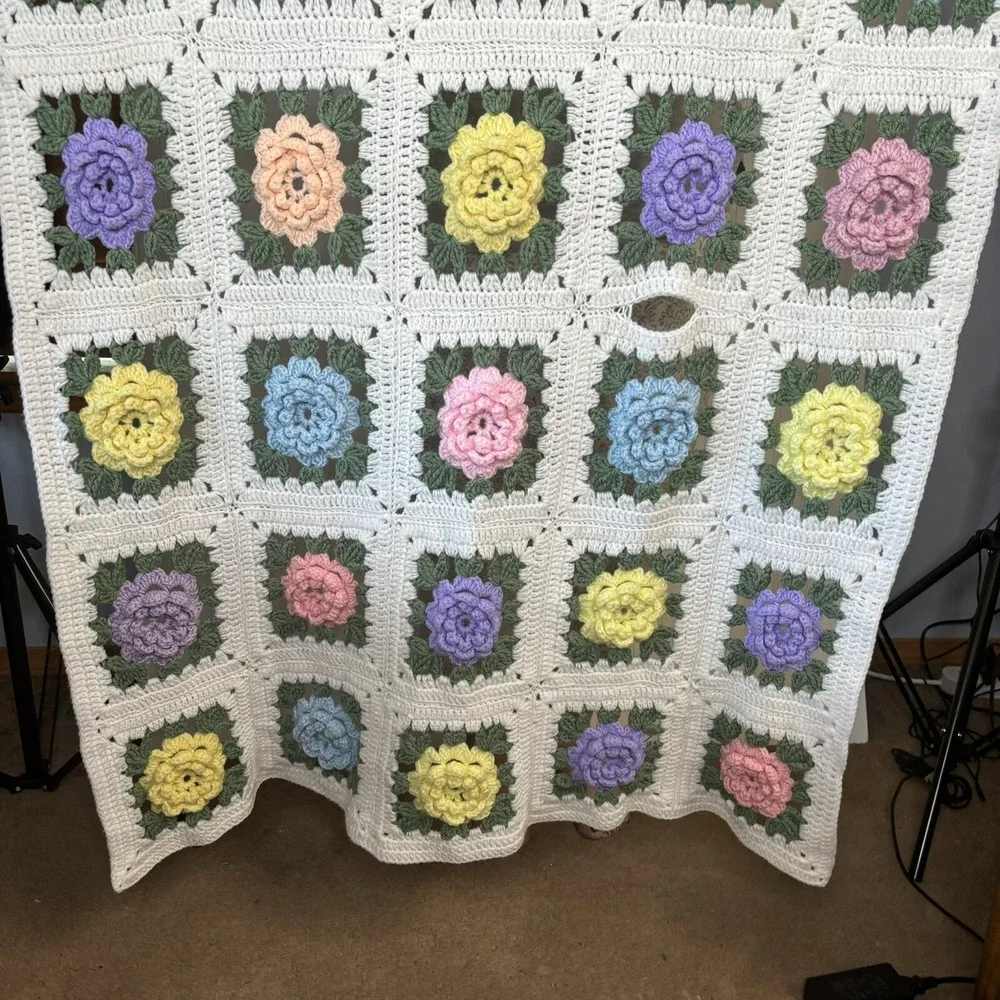 Vintage Afghan Crocheted Blanket Throw 3D Roses Farmhouse Boho Cottage Core *